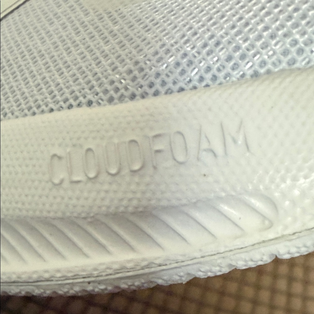 Adidas Women’s size 9-1/2  White Mesh Sneakers New! - Picture 4 of 7
